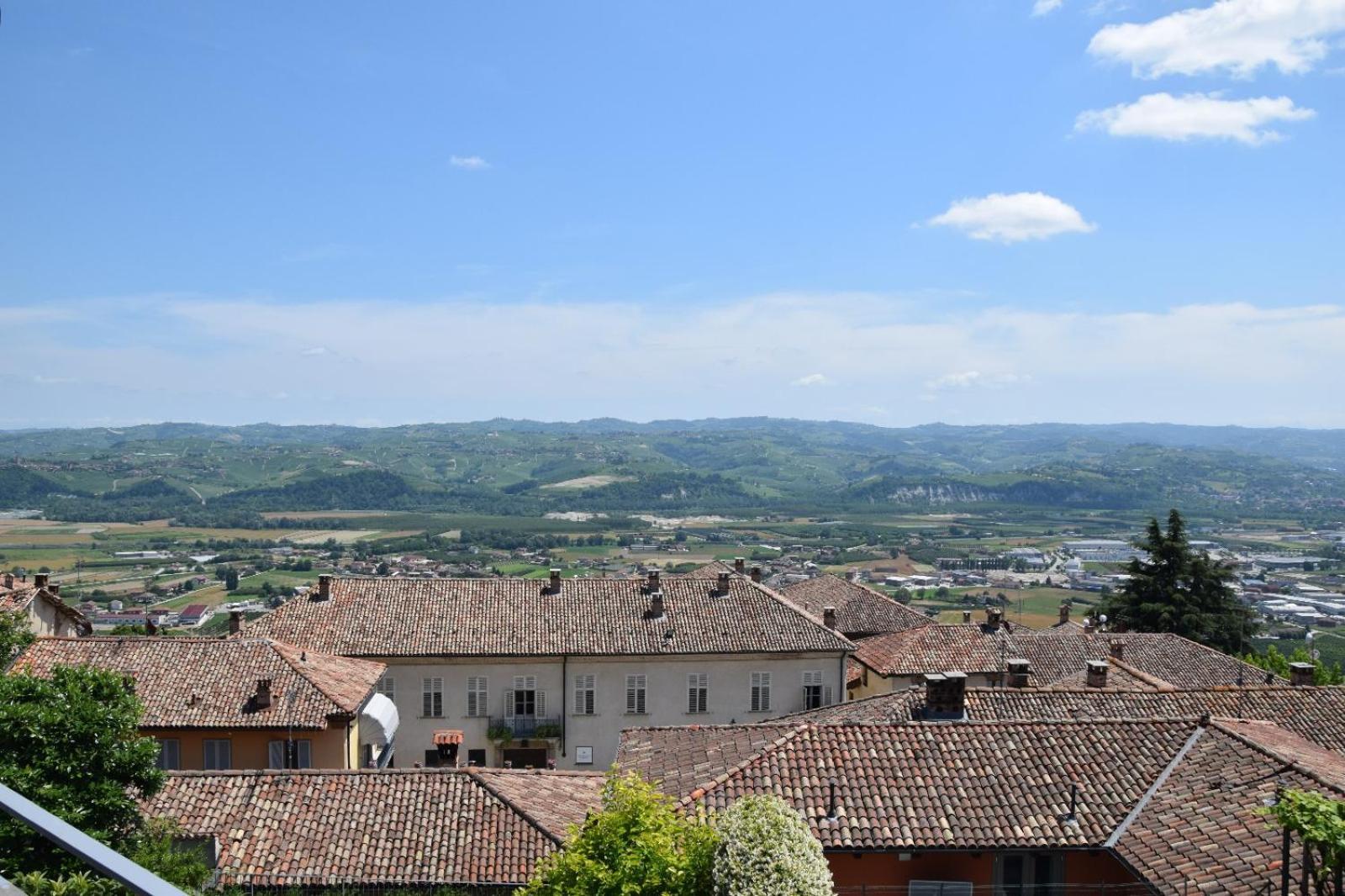 An Tij Sle - Nel Cuore Del Borgo Guarene Exteriör bild