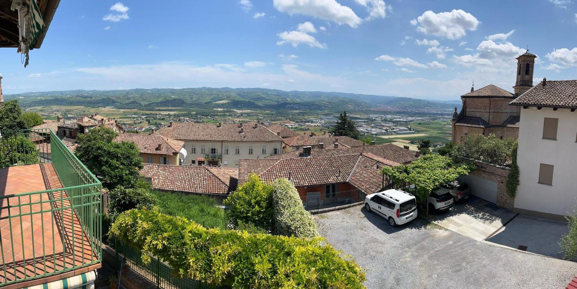 An Tij Sle - Nel Cuore Del Borgo Guarene Exteriör bild