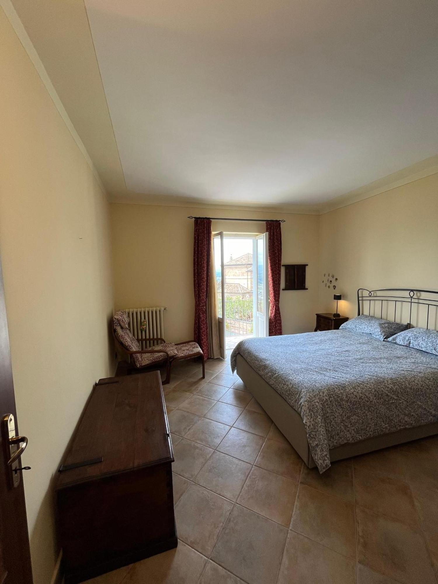 An Tij Sle - Nel Cuore Del Borgo Guarene Exteriör bild