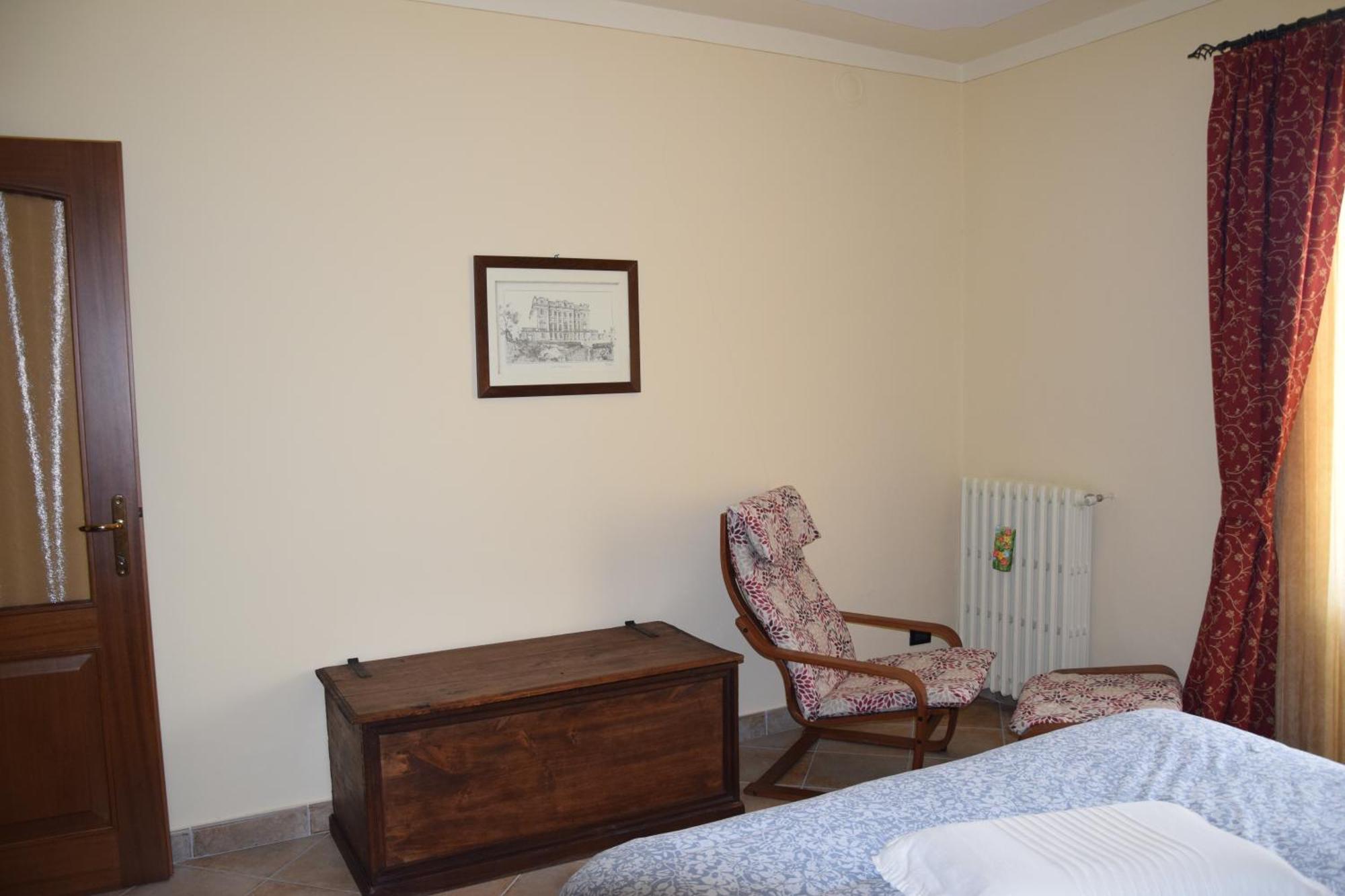An Tij Sle - Nel Cuore Del Borgo Guarene Exteriör bild