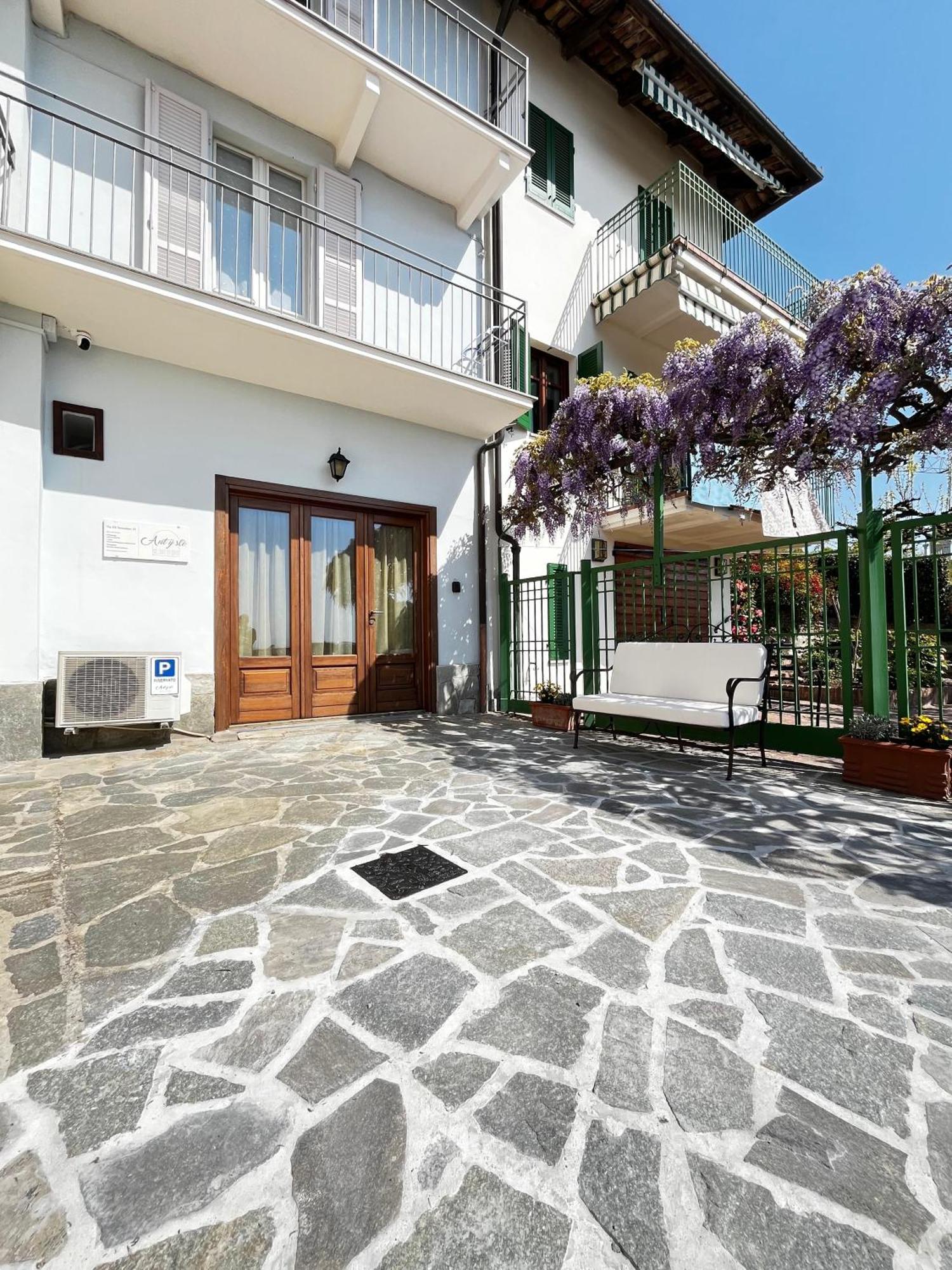 An Tij Sle - Nel Cuore Del Borgo Guarene Exteriör bild