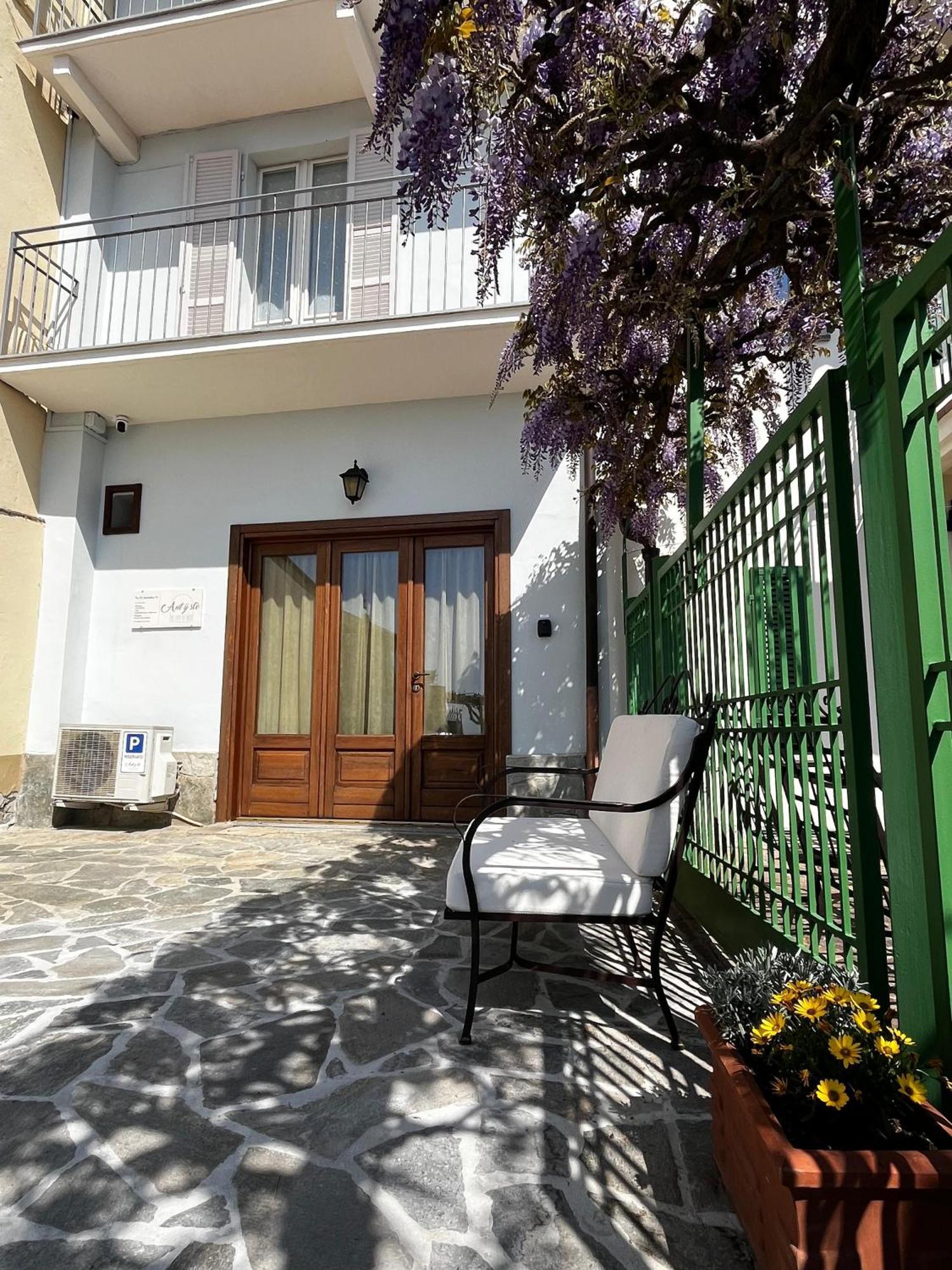 An Tij Sle - Nel Cuore Del Borgo Guarene Exteriör bild