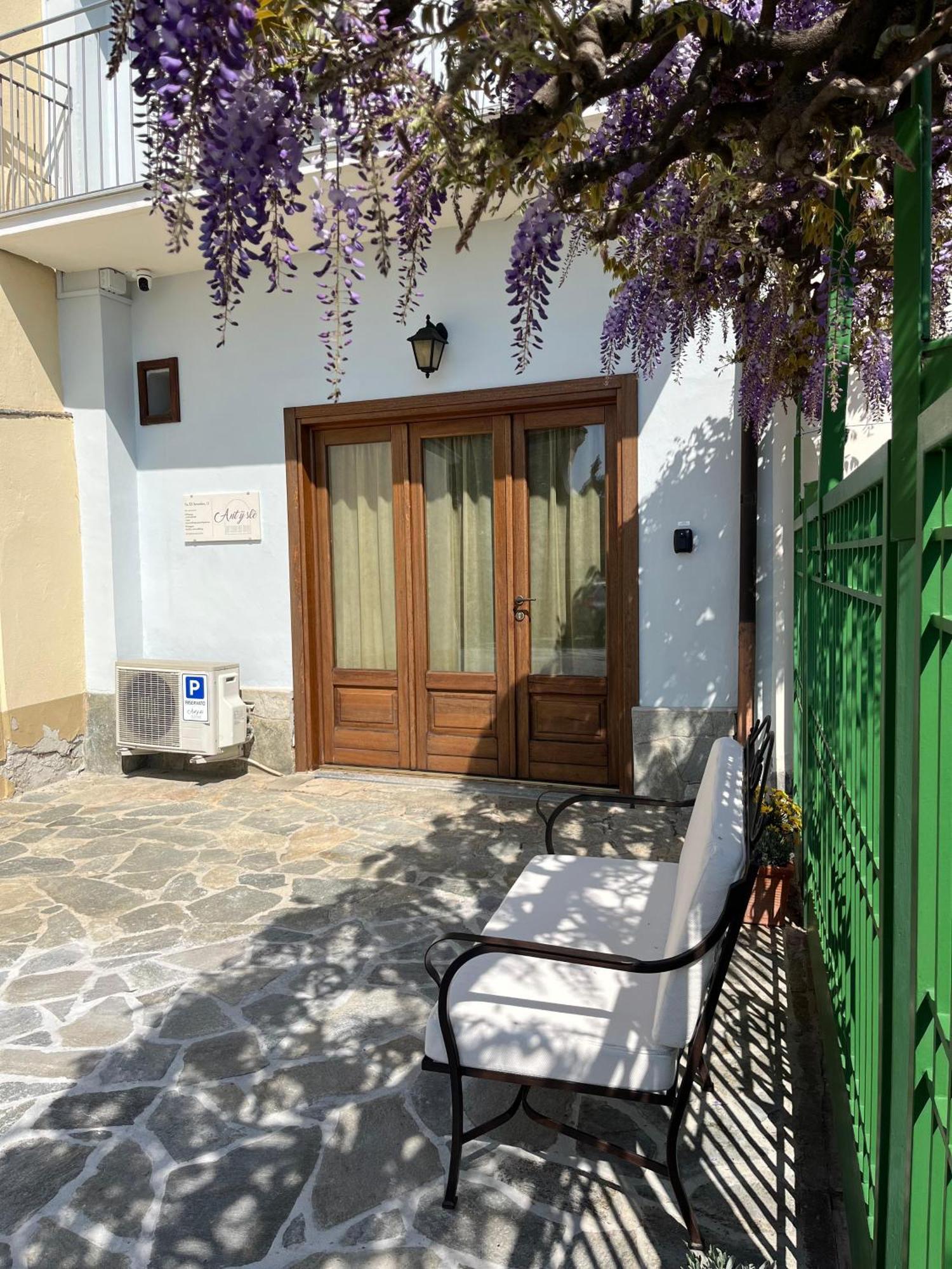 An Tij Sle - Nel Cuore Del Borgo Guarene Exteriör bild